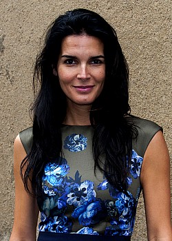 Angie Harmon