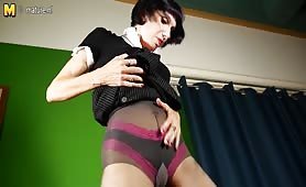 Kinky American housewife Alyce Porter lactating and getting wet